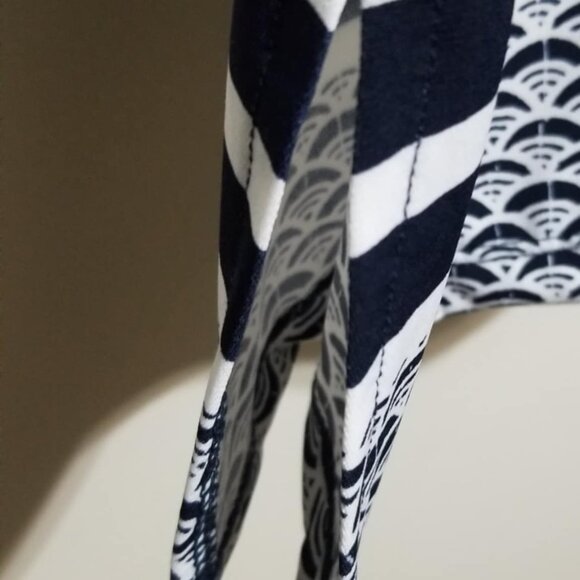 Chicos Women's Tunic Top Asymmetrical Floral Navy Casual Business Dressy - Picture 7 of 7